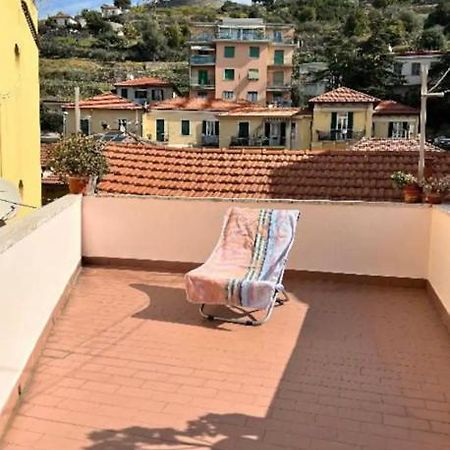 Cheerful Room, Sharing Kitchen In A Cosy Family Art House, Ideal For One Person Or Couple Sanremo Exterior foto