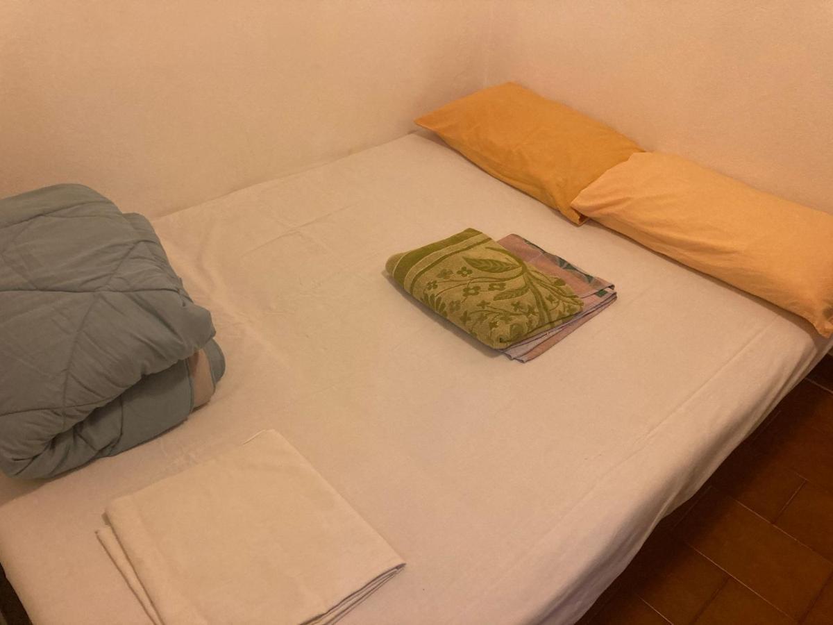 Cheerful Room, Sharing Kitchen In A Cosy Family Art House, Ideal For One Person Or Couple Sanremo Exterior foto